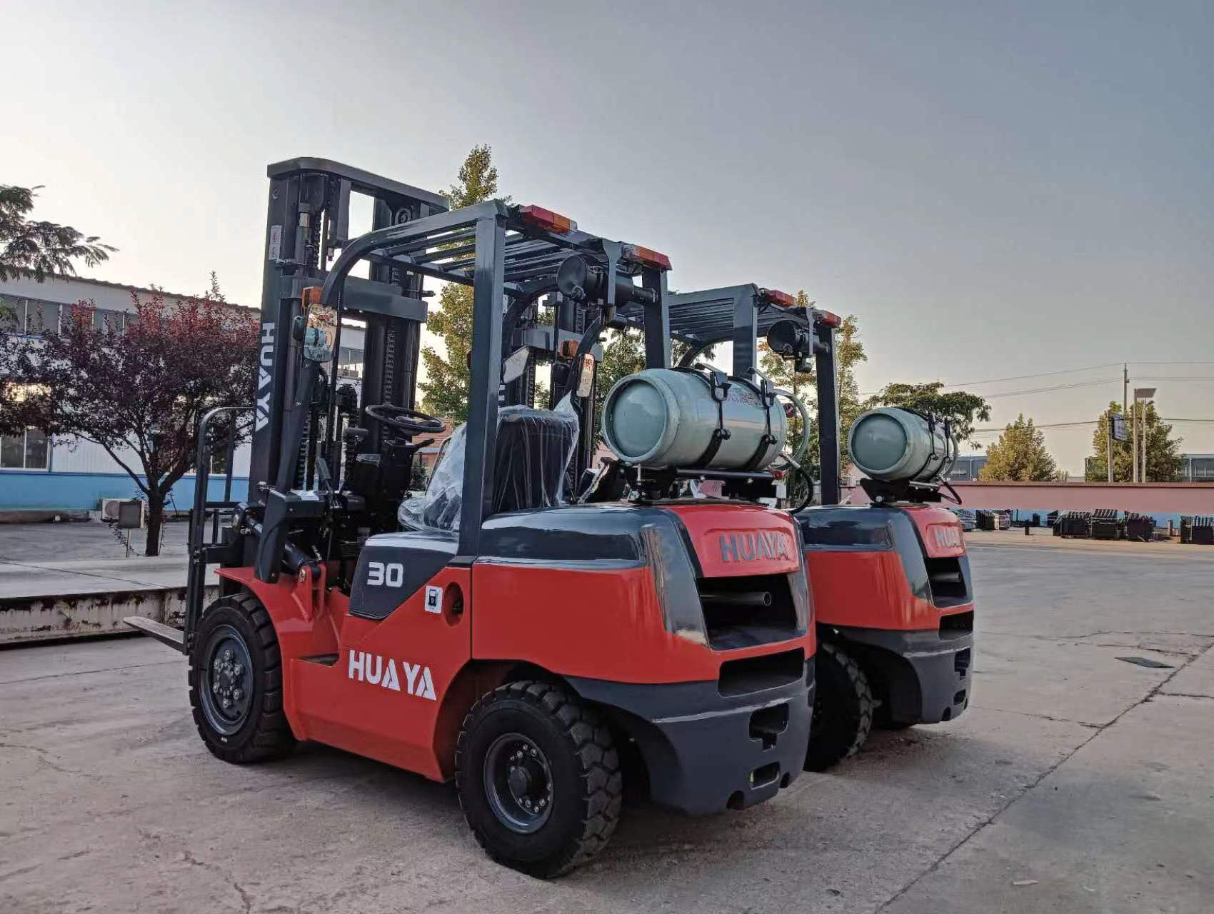 Best price lpg gas forklift 3 ton 3.5 ton 5 ton Reliable EPA Eur5 engine triplex mast side shifter propane fork lift solid tire