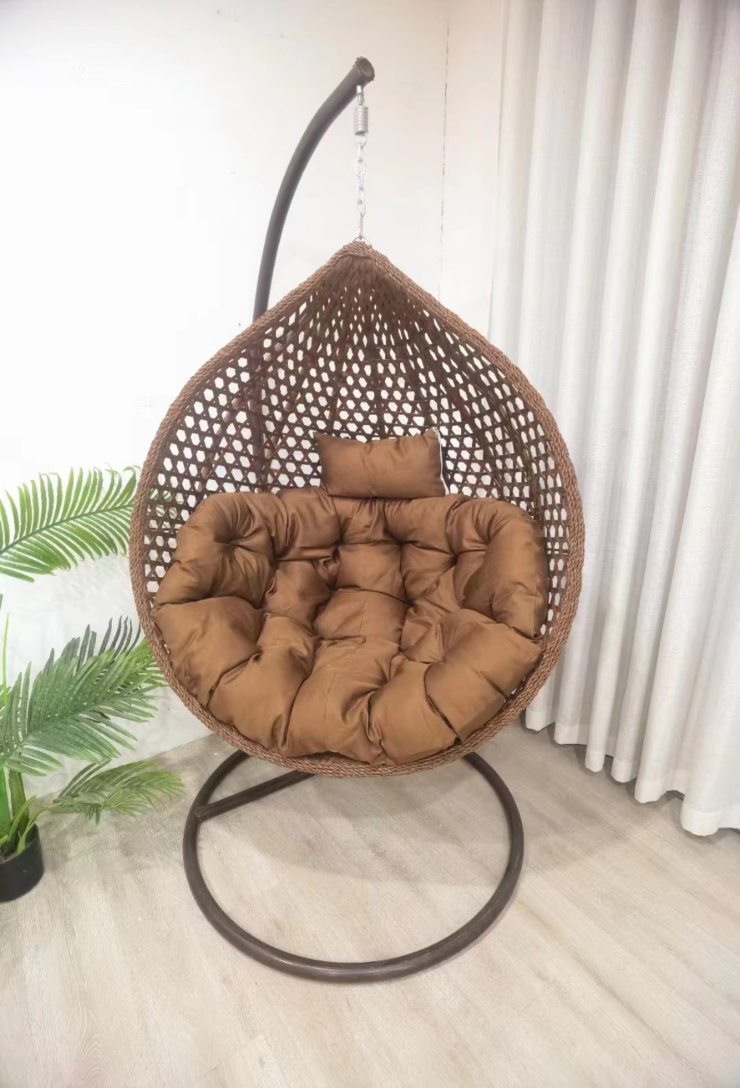 Wholesale PE Rattan Metal Stand Patio Hanging Swing Egg Chair single Seated Garden Outdoor Wicker Cocoon relax hanging chair