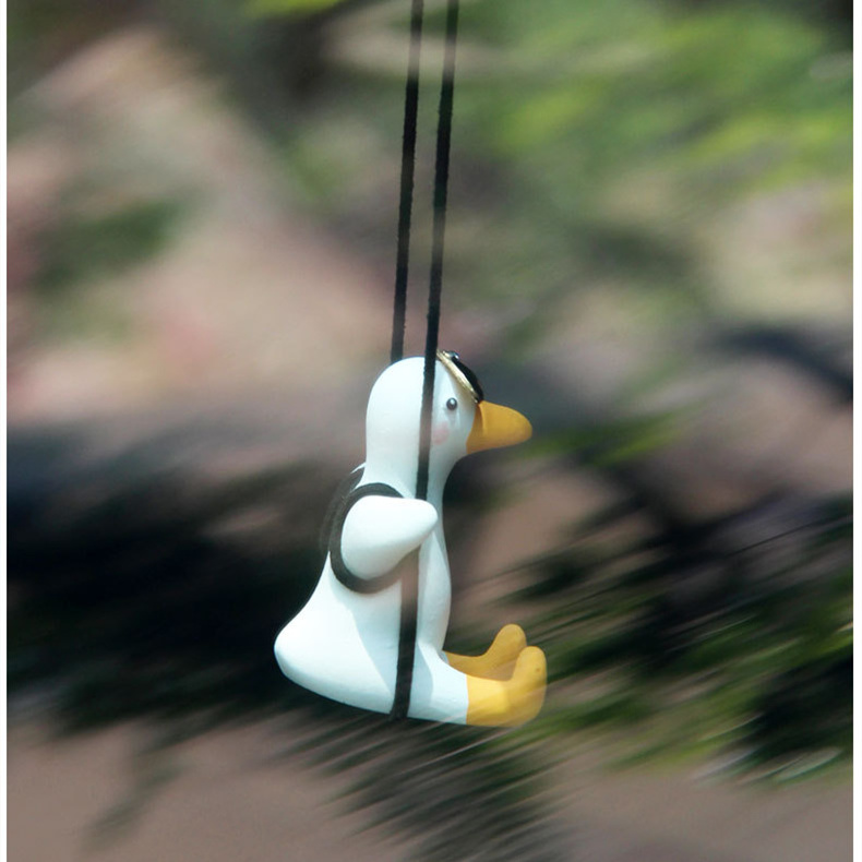 Cute Duck Shaped Pendant Free Perfume Car Aromatherapy Swinging Duck Pendant Perfume Car Interior Jewelry Pendant