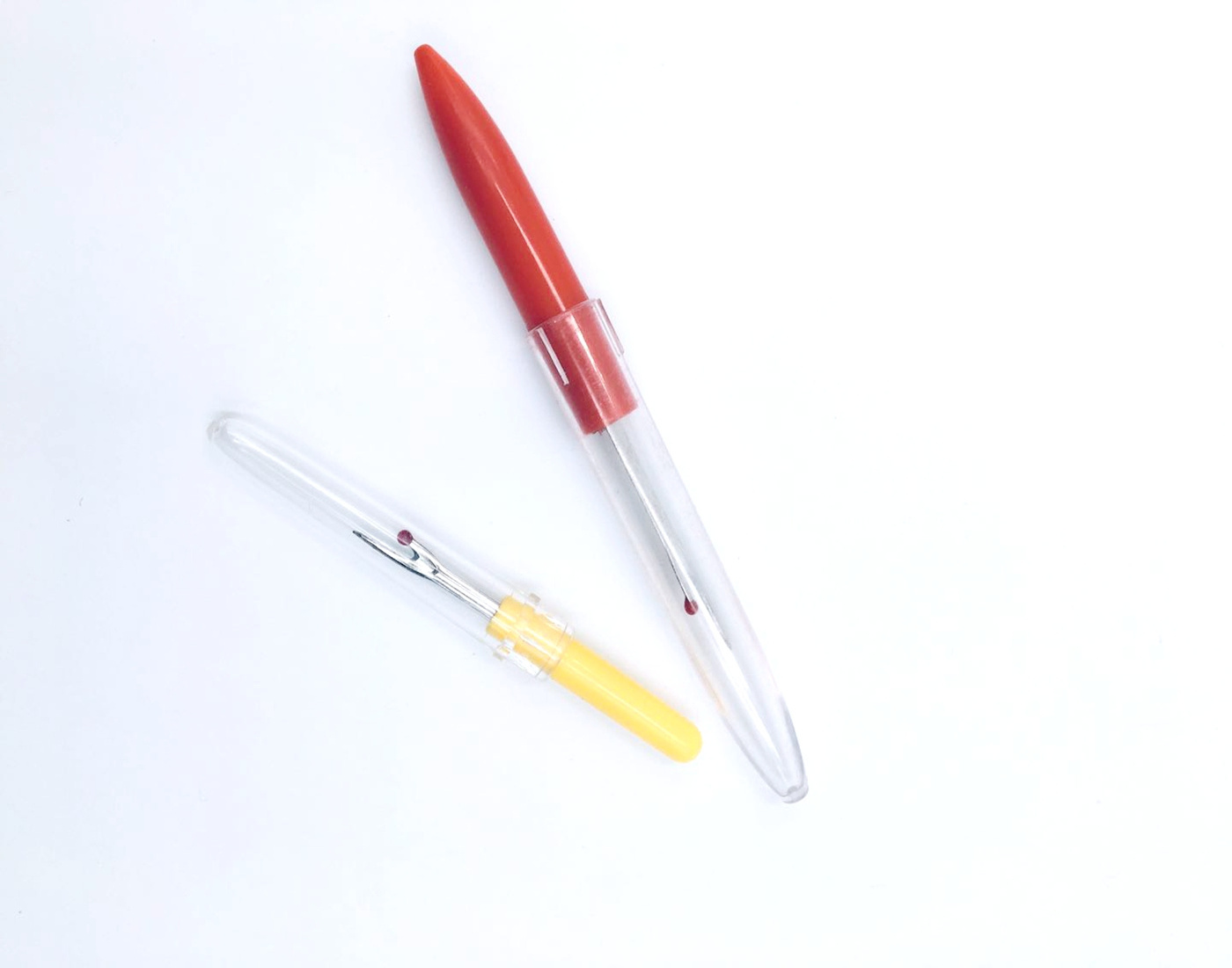 Professional sales plastic handle sewing seam ripper with deburring tool