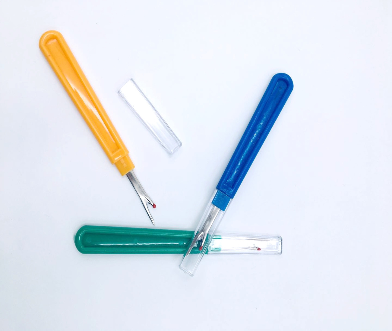 Professional sales plastic handle sewing seam ripper with deburring tool