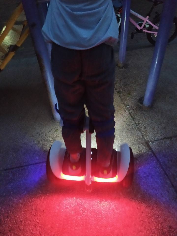 Electric Balance Car L6 Smart Leg Control for 6-12 Children's Self balancing Scooter