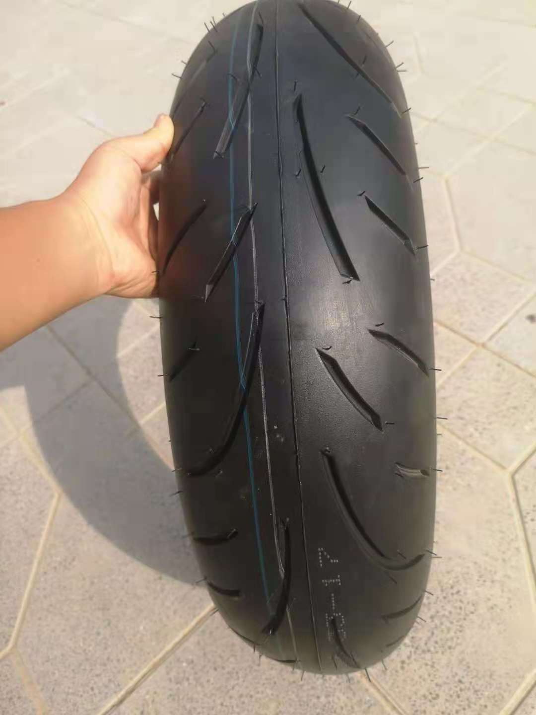 Motorcycle tyres 180/55-17