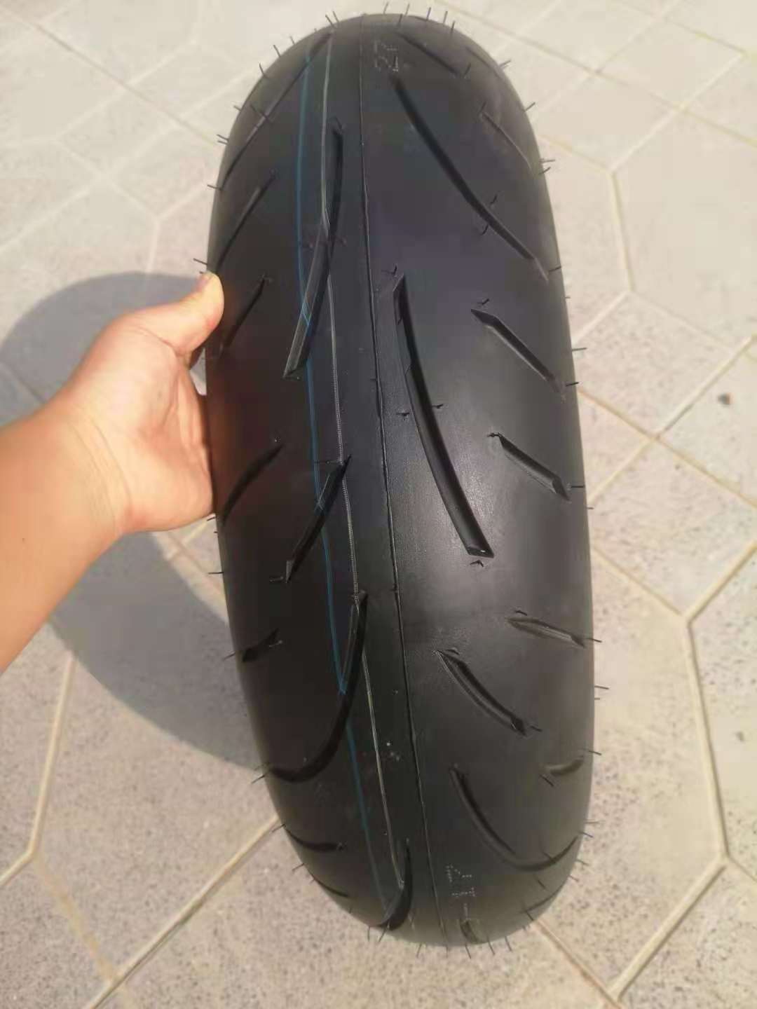 Motorcycle tyres 180/55-17