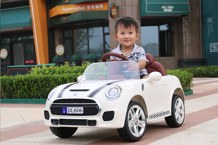 1-6 Year Old New Discount Children's Electric Car Can Seat People, Four Wheeled Toy Car, Remote Control Music and Light