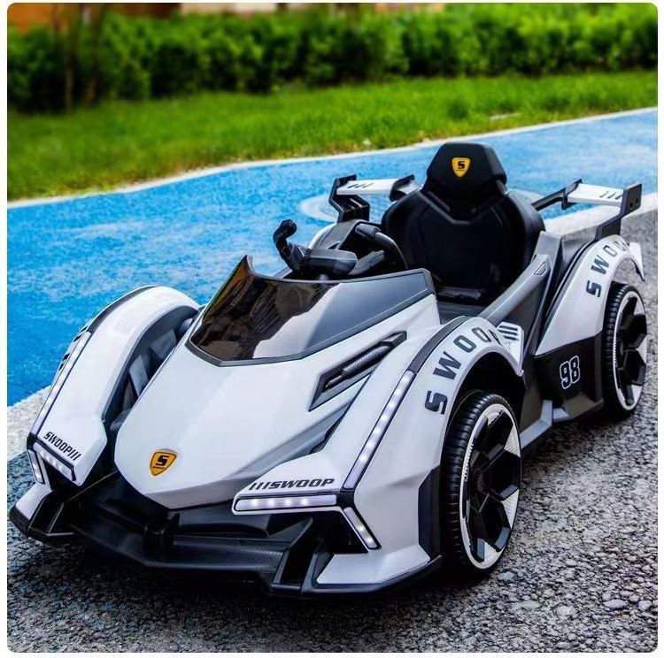 2024 Hot Sale 12V Battery remote control car for kids ride on /electric kids toys /2 Seat Powered 4X4 Kids Ride On Car