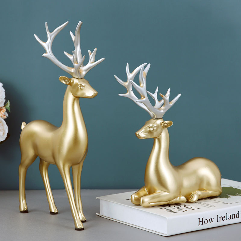 wholesale animal ornaments cute deer decoration resin reindeer ornaments for party holiday home ornaments