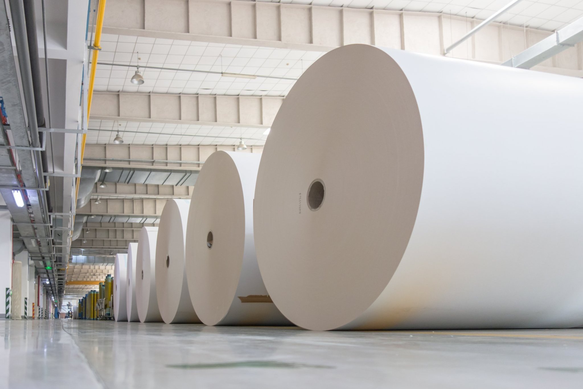 1 Ton Jumbo Roll Tissue Paper Quality Selling Best Price Manufacture Negotiation Jumbo Roll Napkin Paper Vietnam