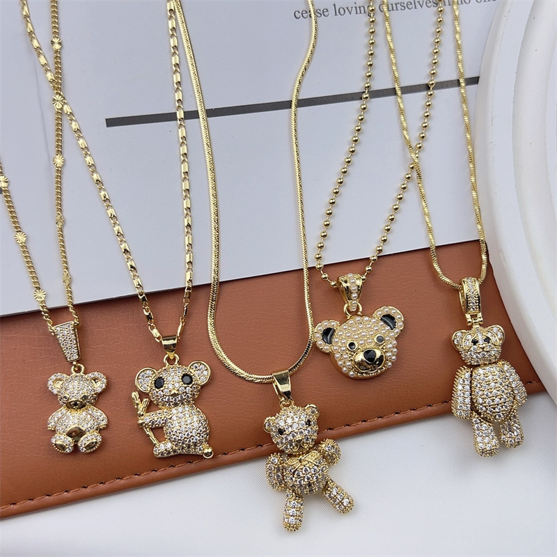 Wholesale CZ Bear Charm Pendant Crystal zirconia paved 24K gold plated Cute animal Bear pendants For Necklace making