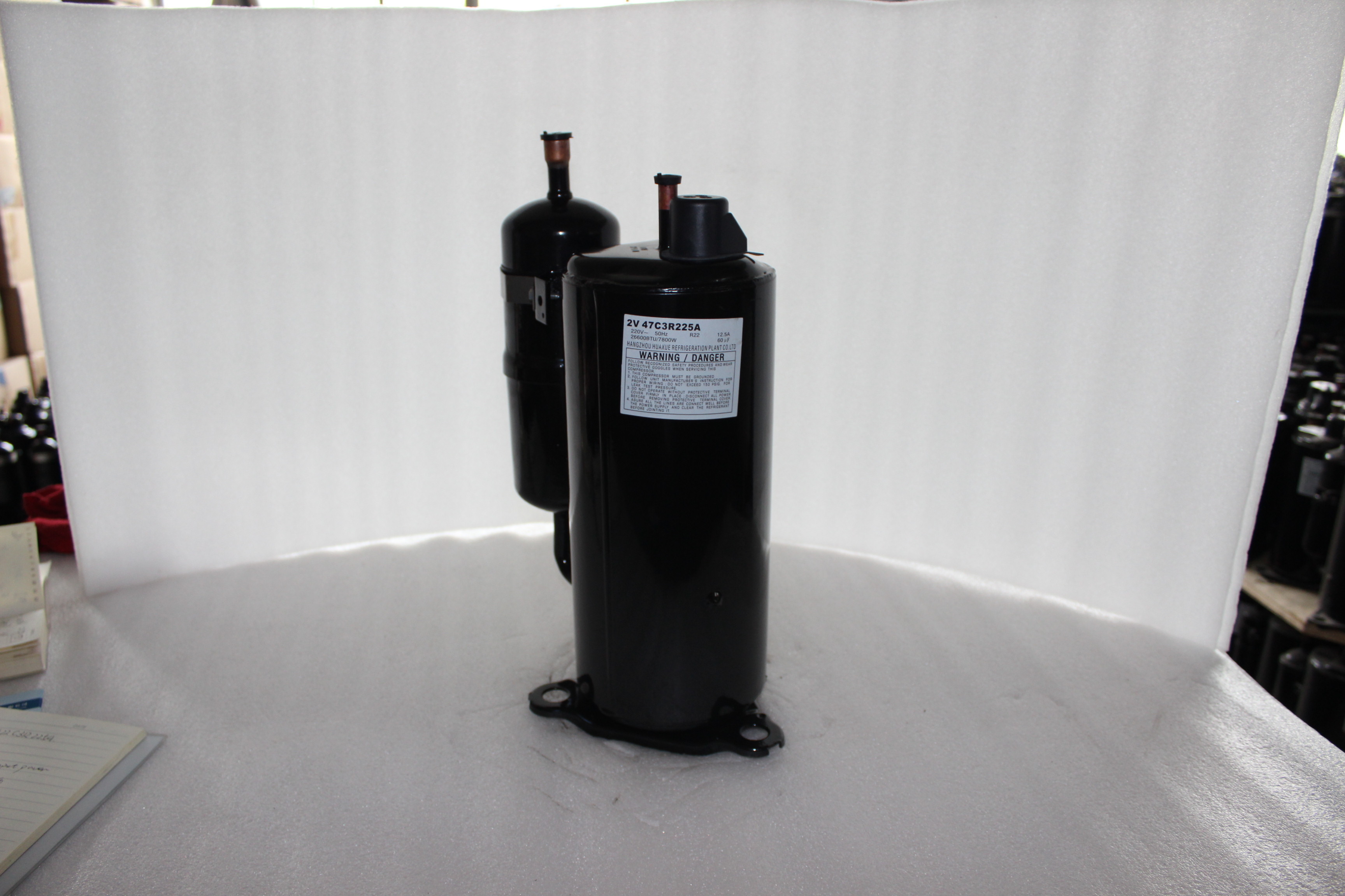 24000BTU refrigeration compressor rotary compressor 220V R22 2ton