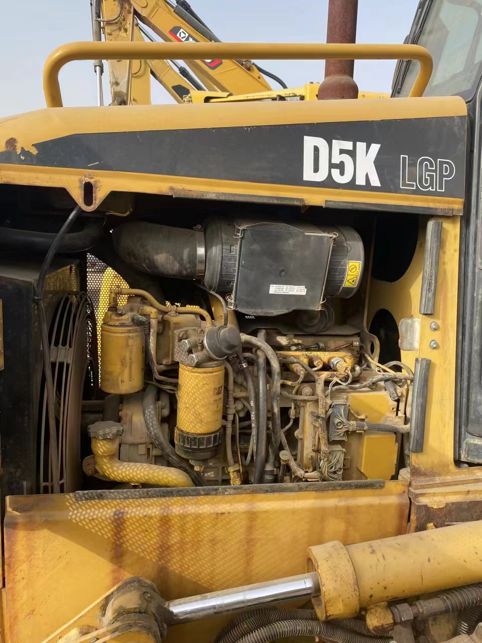 Good quality USED bulldozer Cat D5K crawler dozer cheap for sale