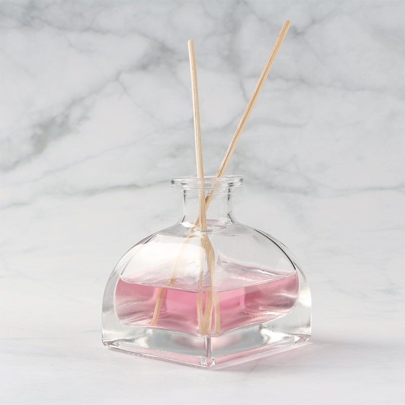 Pyramid-shaped 100ml clear glass aroma reed perfume diffuser bottle with cork