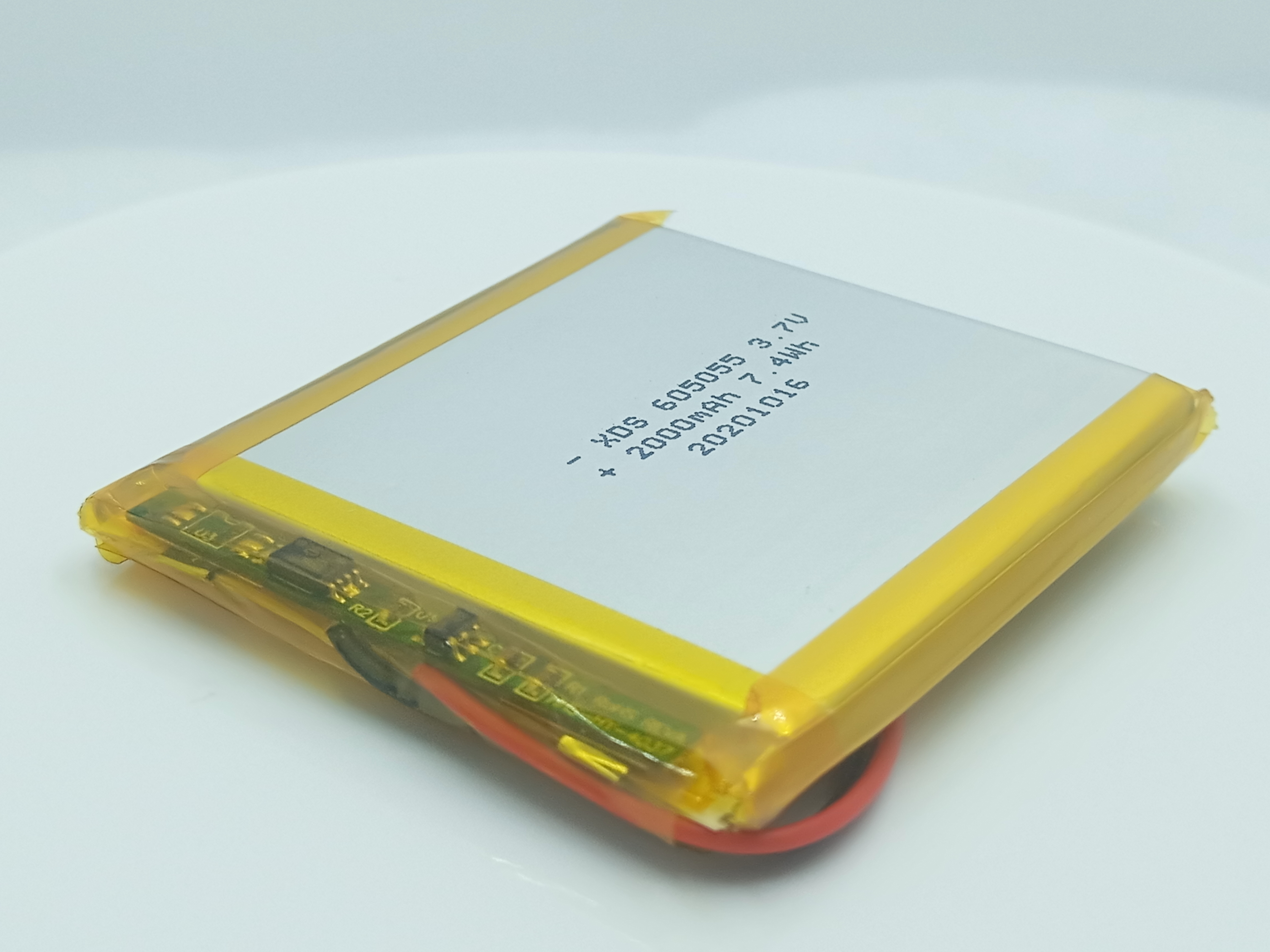 Manufacturer wholesale 3.7V 2000mAh rechargeable soft pack polymer lithium battery 605055