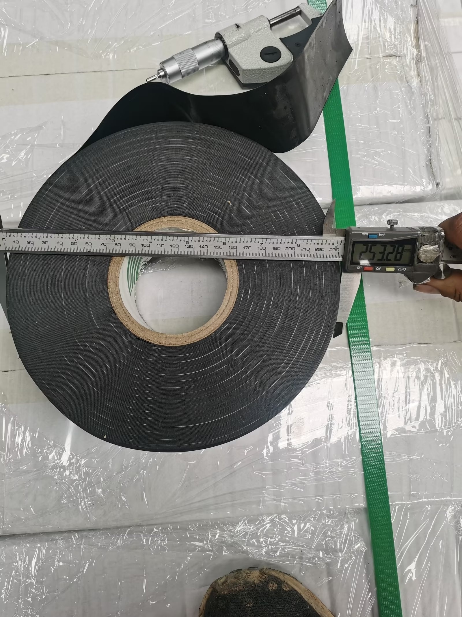 Polyethylene butyl rubber wrapping tape for steel pipes