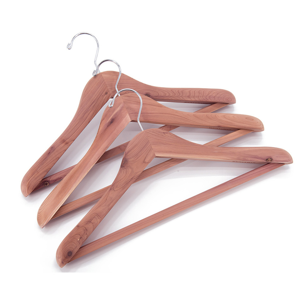 American Red Cedar Smooth Wood Coat Hangers for Suit Shirt Aromatic Cedar Clothes Hangers with Swivel Hook Single Tier Store Use