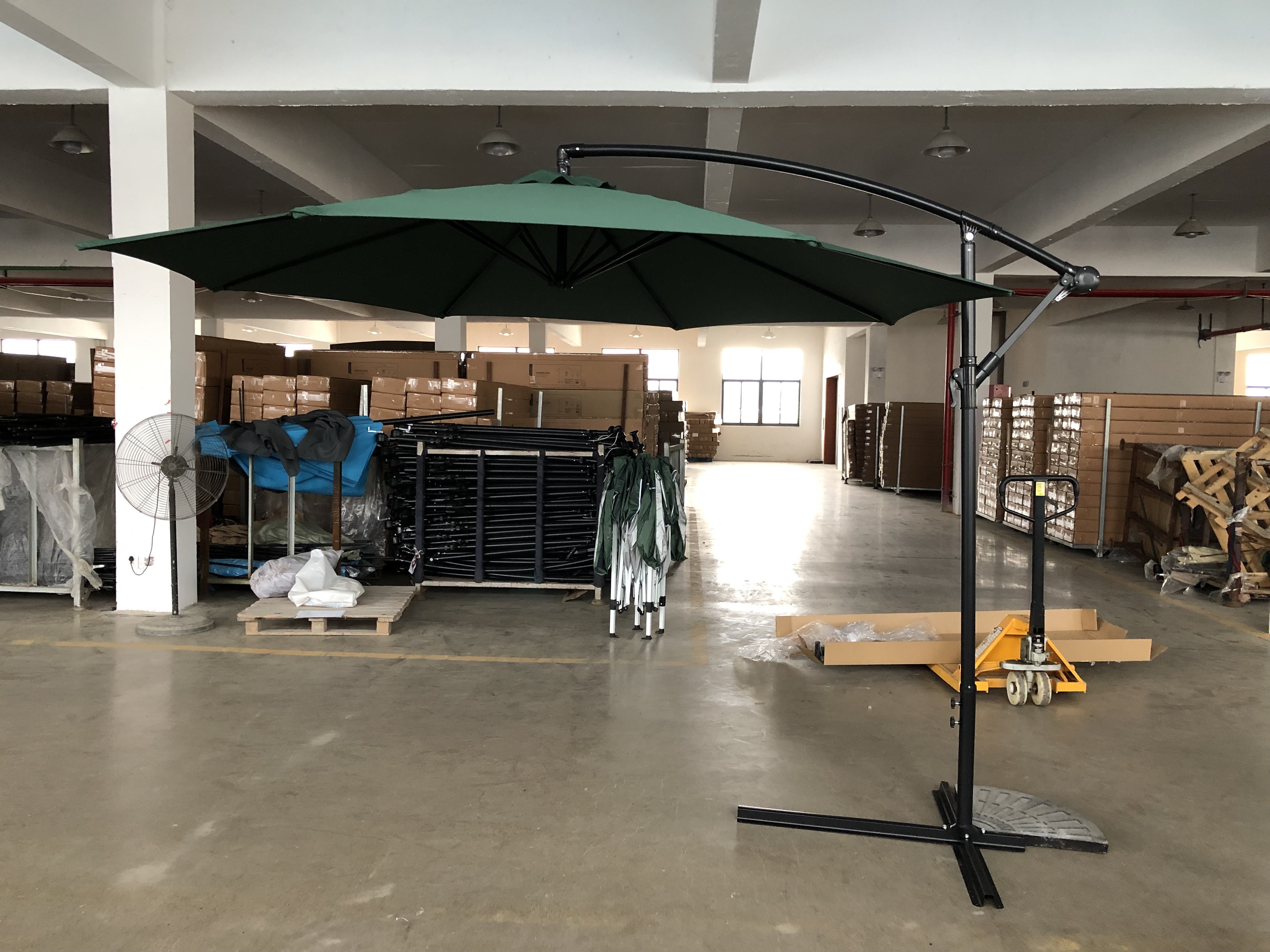 Outdoor Garden Patio beach banana Umbrella, Parasol 300 cm Sun Shade, with Crank Mechanism, UV50+