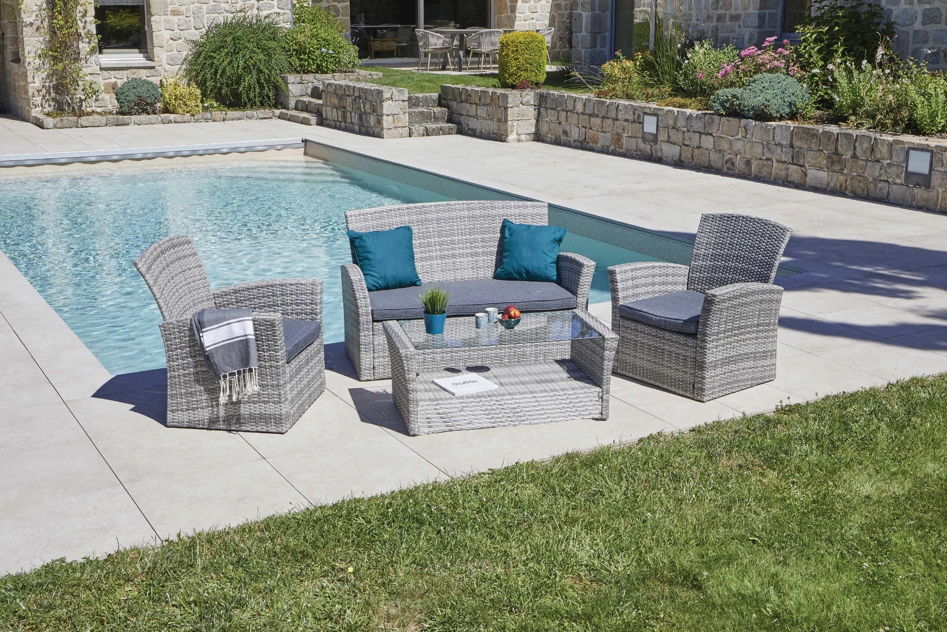 4pcs Garden Furniture Set Patio Wicker Sectional Sofa with Tempered Glass Coffee Table and Cushions Outdoor Furniture Set