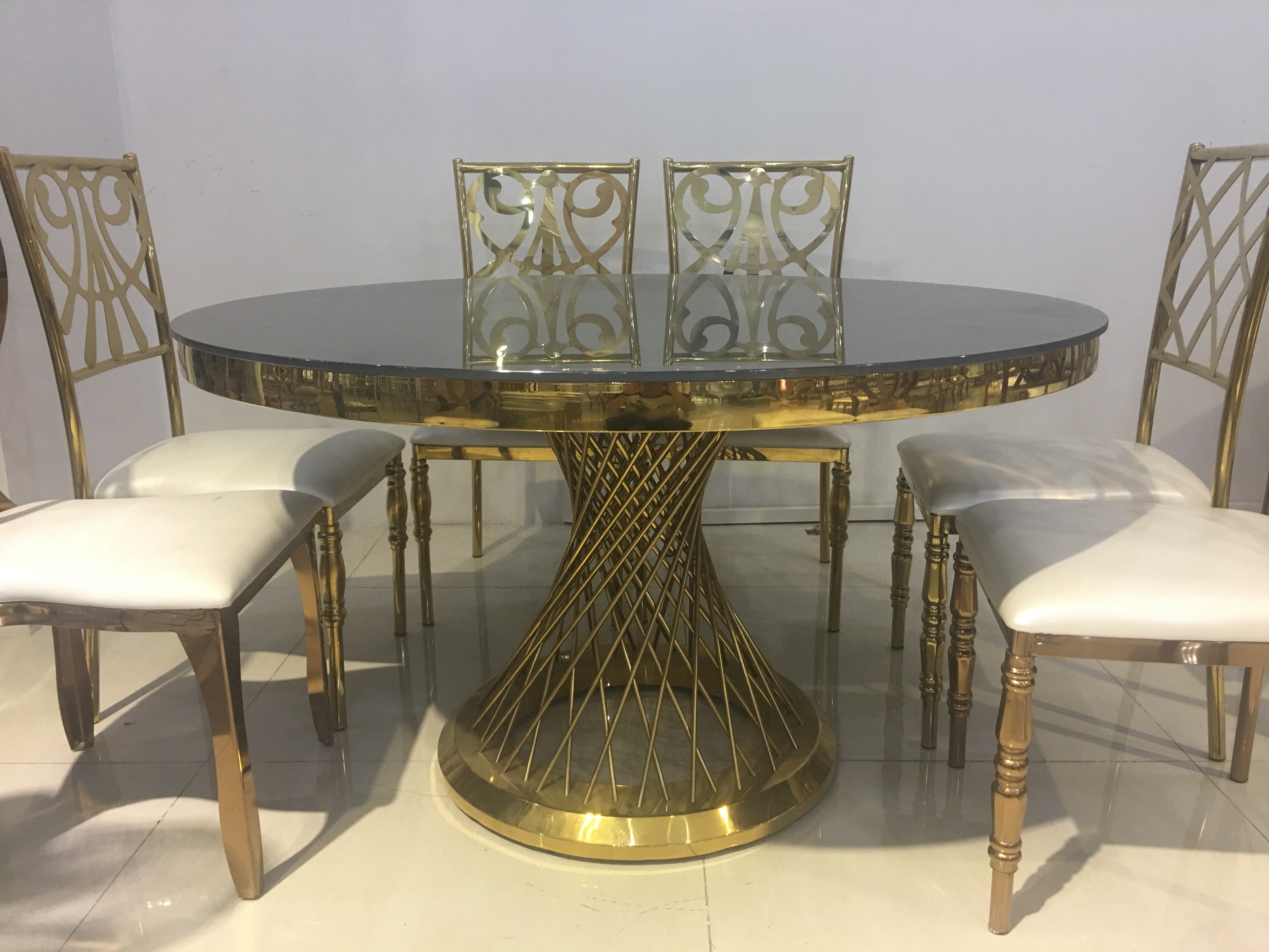 Gold round stainless steel legs mirror glass wedding cakes table for sale