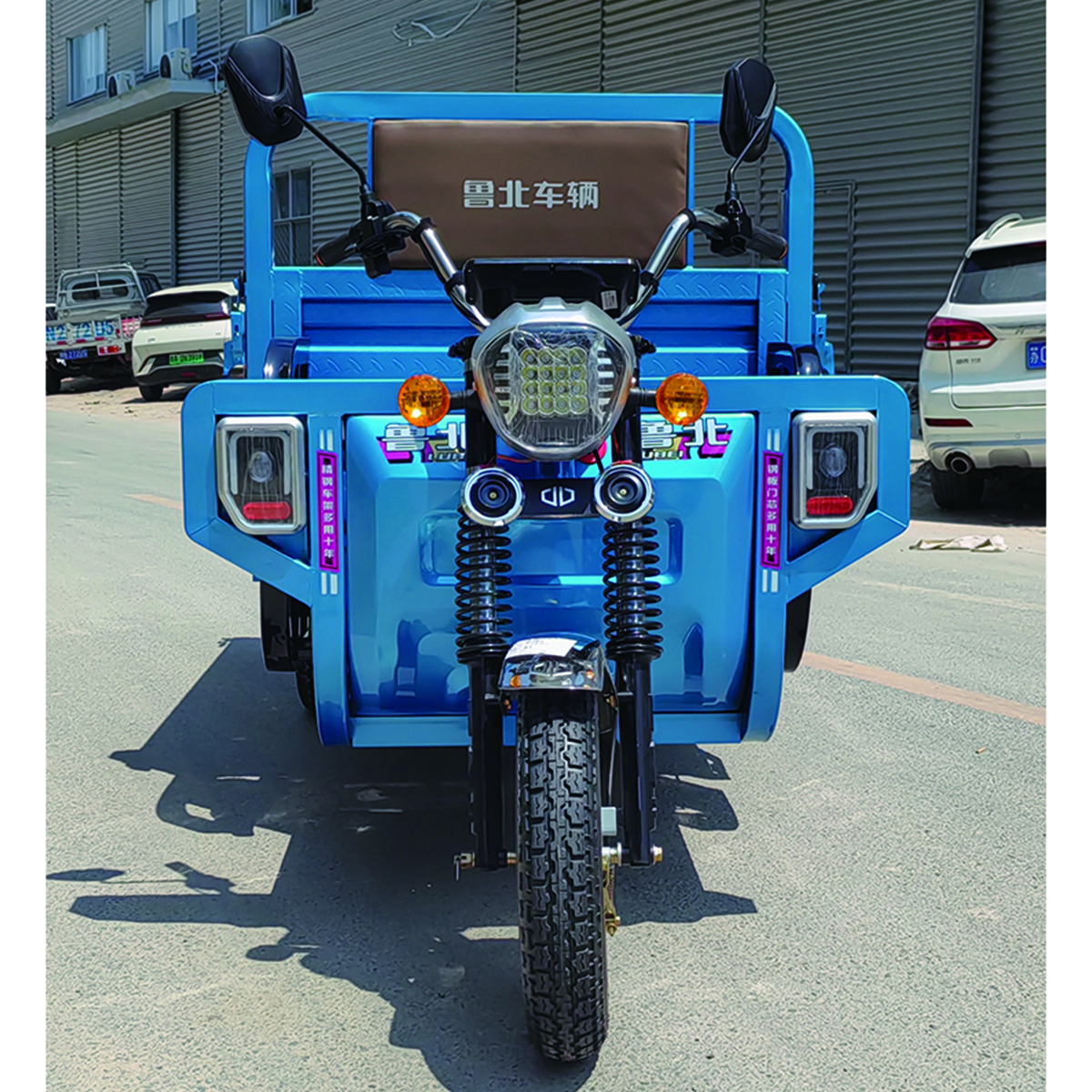 LUBEI Vehicle Manufacturer OEM/ODM 800W/1000W/1500W 1.5m/1.8m  China Eec Trike Motorized Tuk Tuk 3 Wheels Cabin Cargo Tricycle