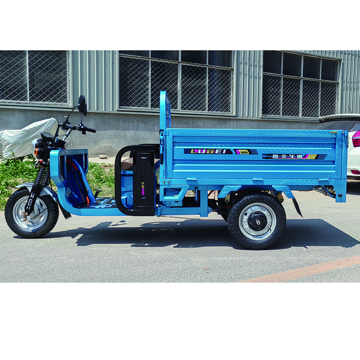 LUBEI Vehicle Manufacturer OEM/ODM 800W/1000W/1500W 1.5m/1.8m  China Eec Trike Motorized Tuk Tuk 3 Wheels Cabin Cargo Tricycle