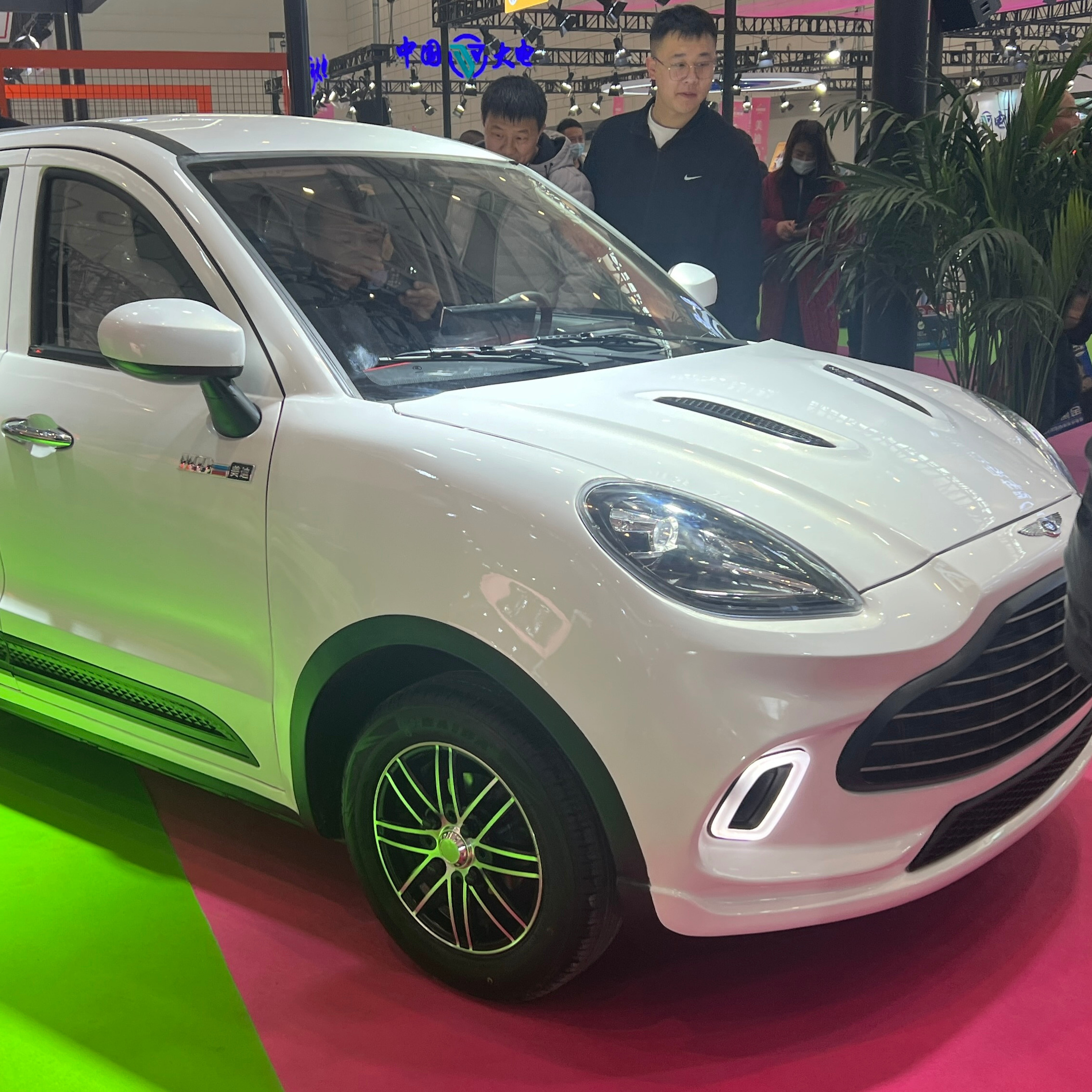 2023 New design Lesheng 4 seats steering side high speed GPS 52km/h and ISO  electric car with big  power