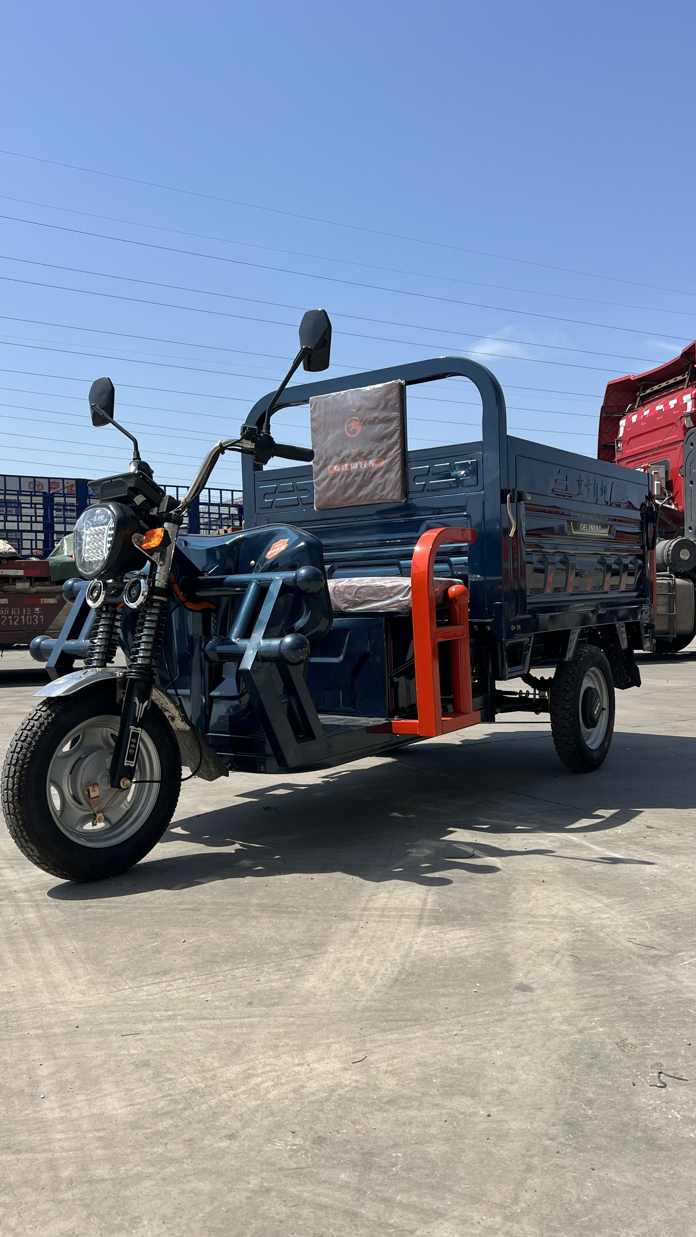 Big Loading  Electric Cargo Tricycle 3 Wheel Electric Tricycle Motorized Tricycles Truck