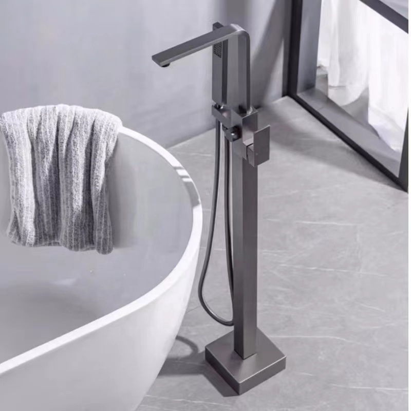 Luxury Floor Mounted Brass Bath Mixer Tap Freestanding Bathtub Faucet Chrome plating Free Standing Bath Tub Faucet