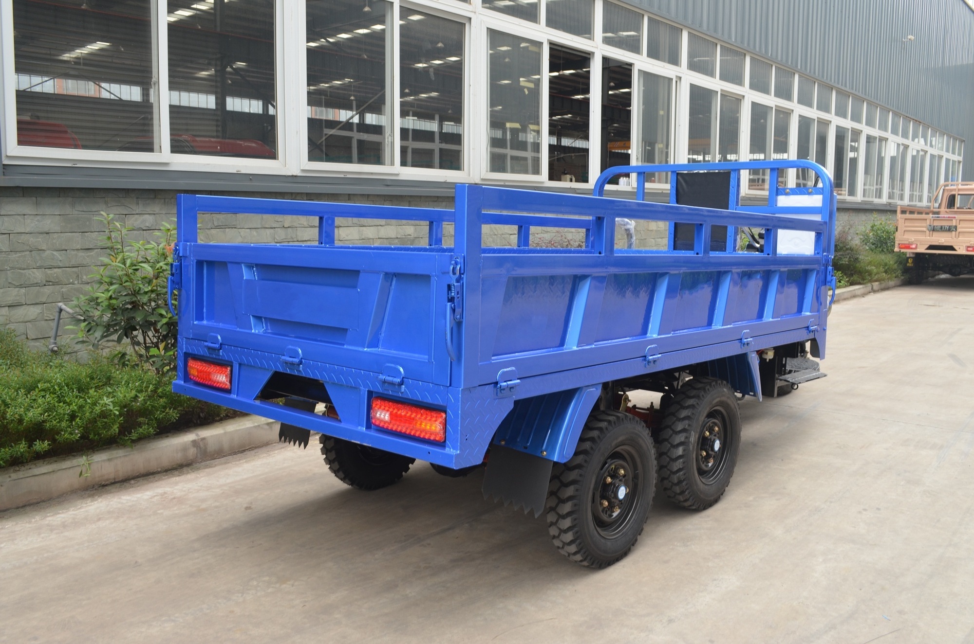 300CC Water Cooling Double Bridge Five Wheel Motorcycle Double Rear Axle Five Wheel Cargo Truck 4 Wheel Drive Tricycle