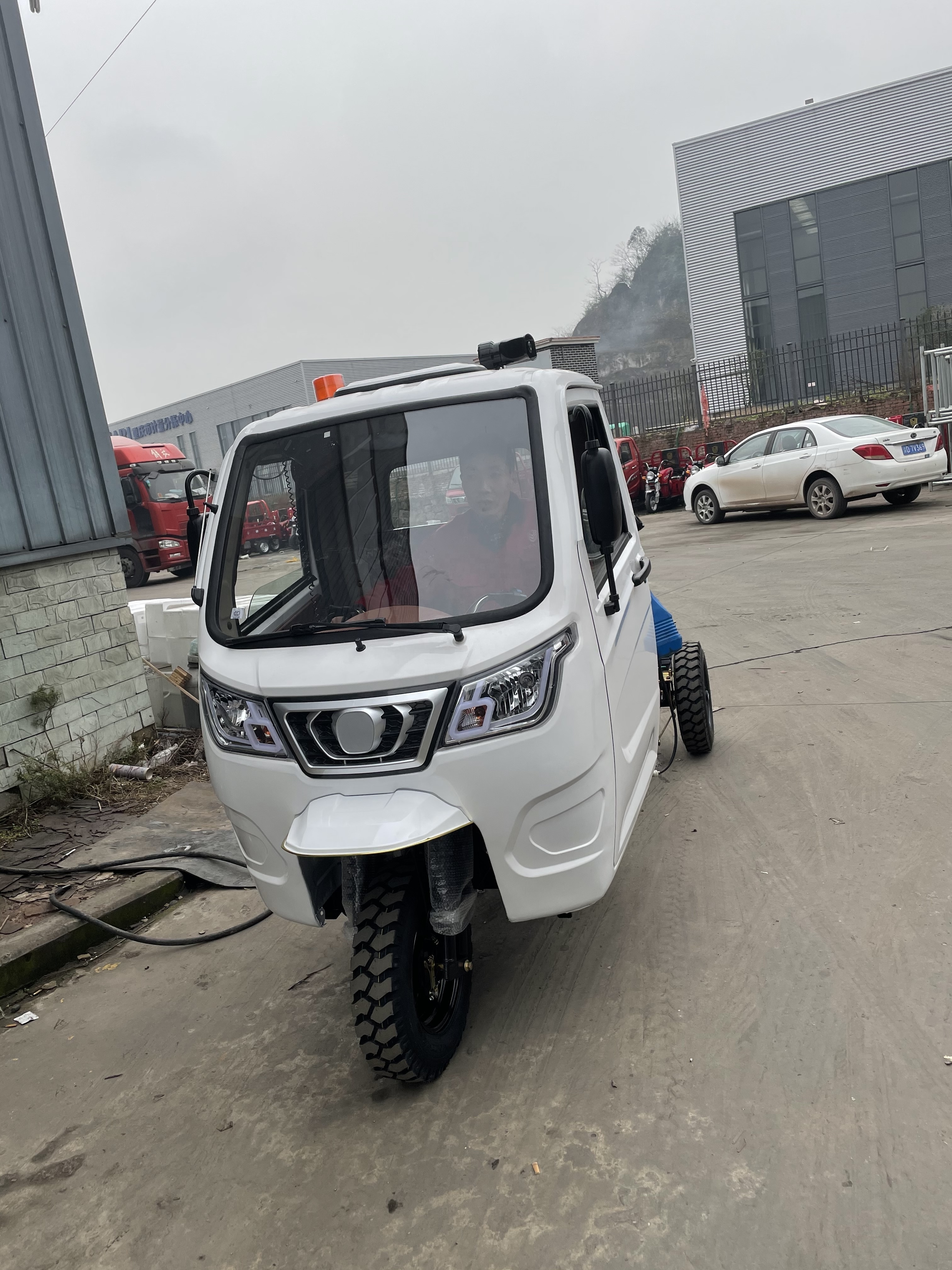 Hospital Emergency Ambulance Tricycle for  Africa/200cc/250cc Ambulance Tricycle