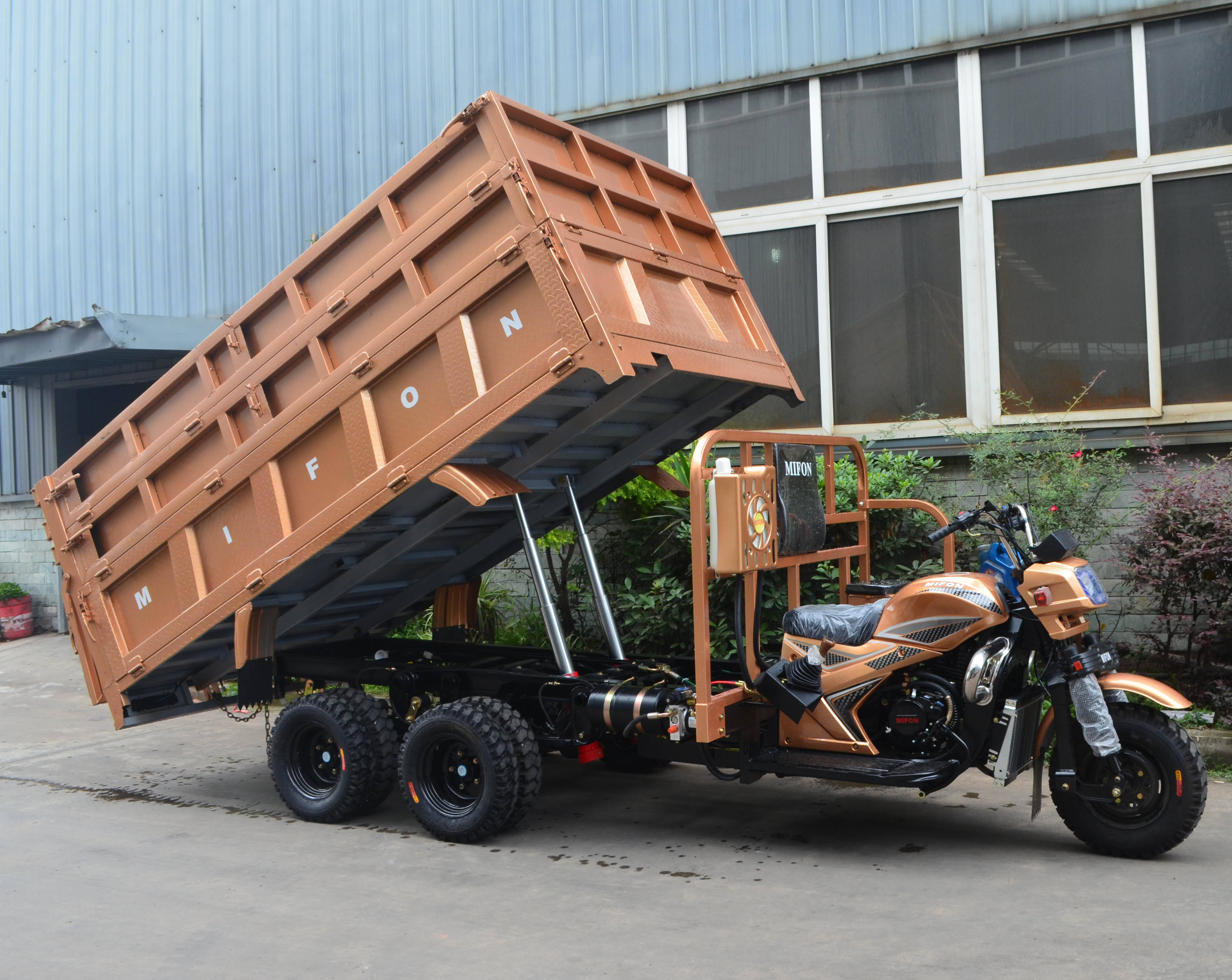 300CC  Customized double axle nine wheel heavy load tricycle with dumper for sale