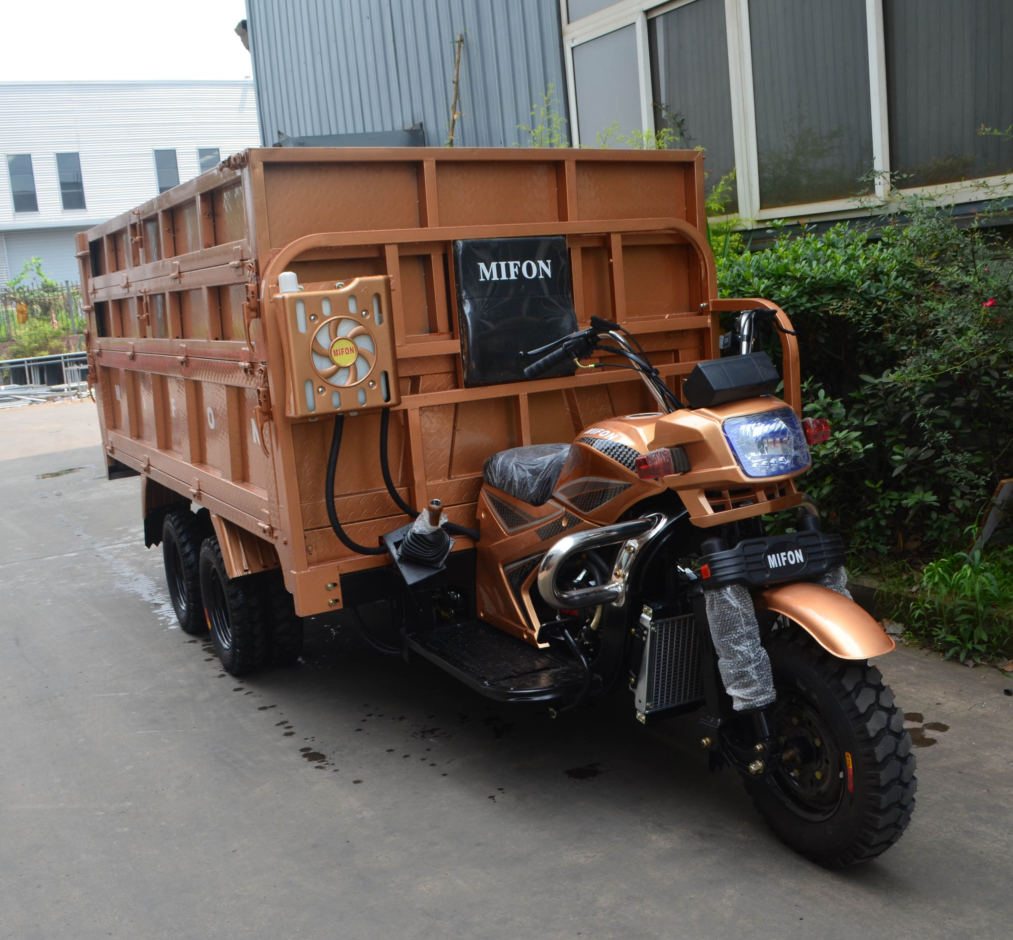 300CC  Customized double axle nine wheel heavy load tricycle with dumper for sale