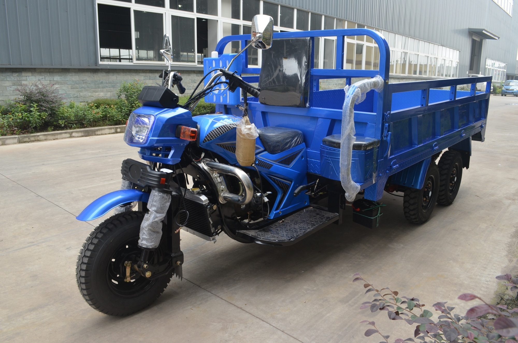 300CC Water Cooling Double Bridge Five Wheel Motorcycle Double Rear Axle Five Wheel Cargo Truck 4 Wheel Drive Tricycle