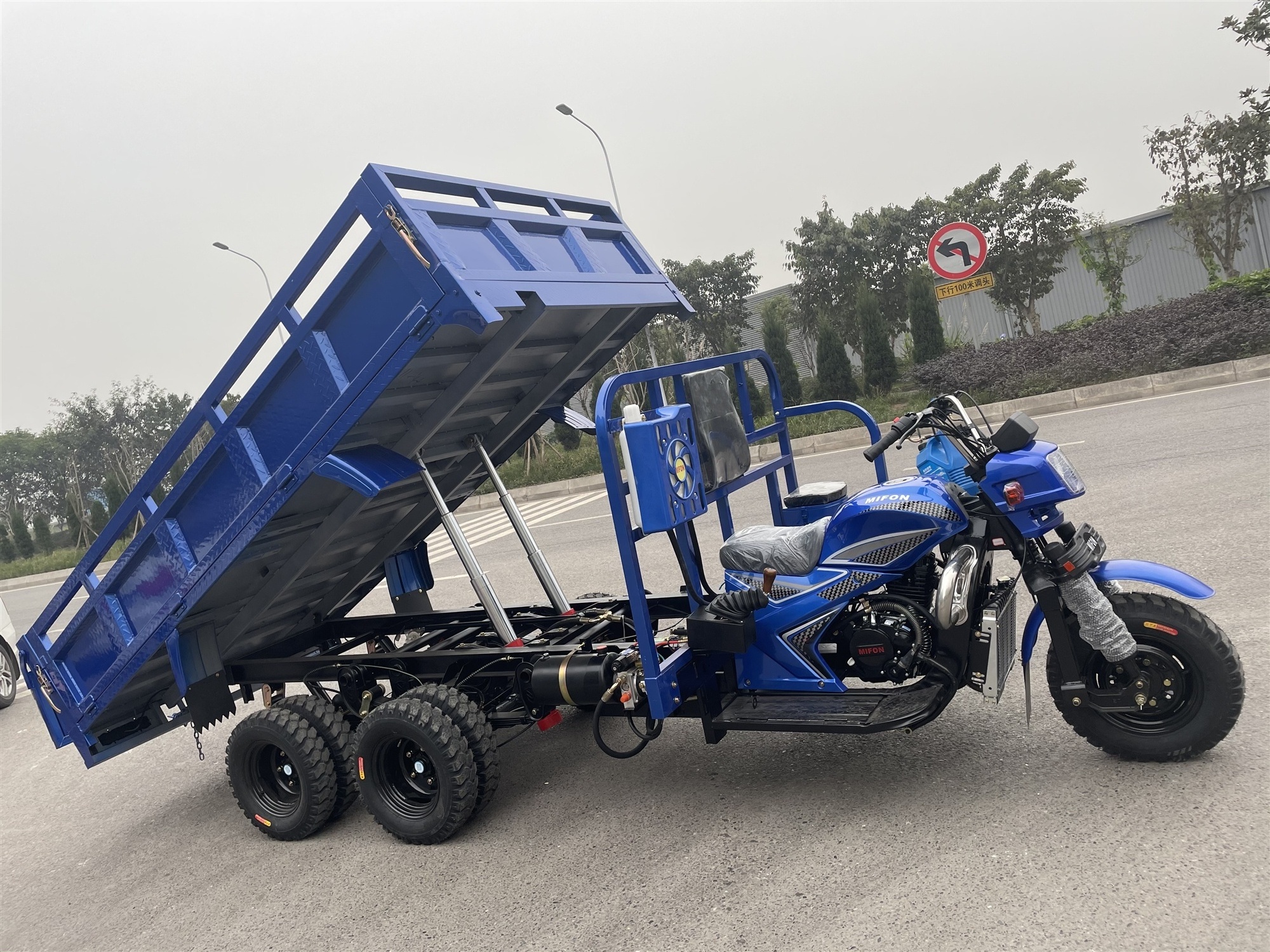 350CC 2 Axle 9 Wheel  Motorized Tipper Cargo Tricycle/350CC Double Rear Axle Nine  Wheel Motorcycle Dumper Cargo Tricycle