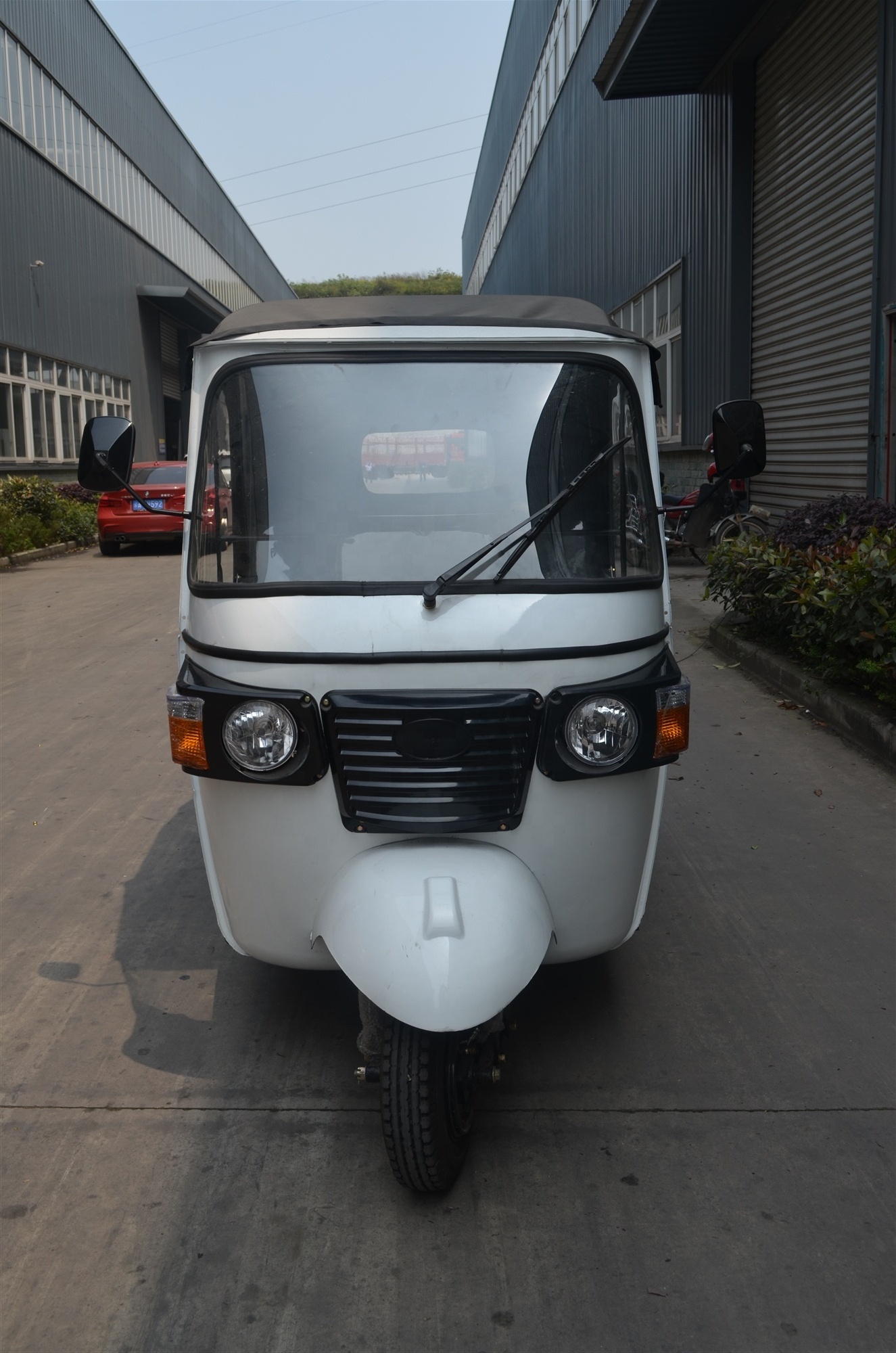 bajaj 3 passengers 2 row bajaj passenger tricycle/three wheel motorcycle for passenger