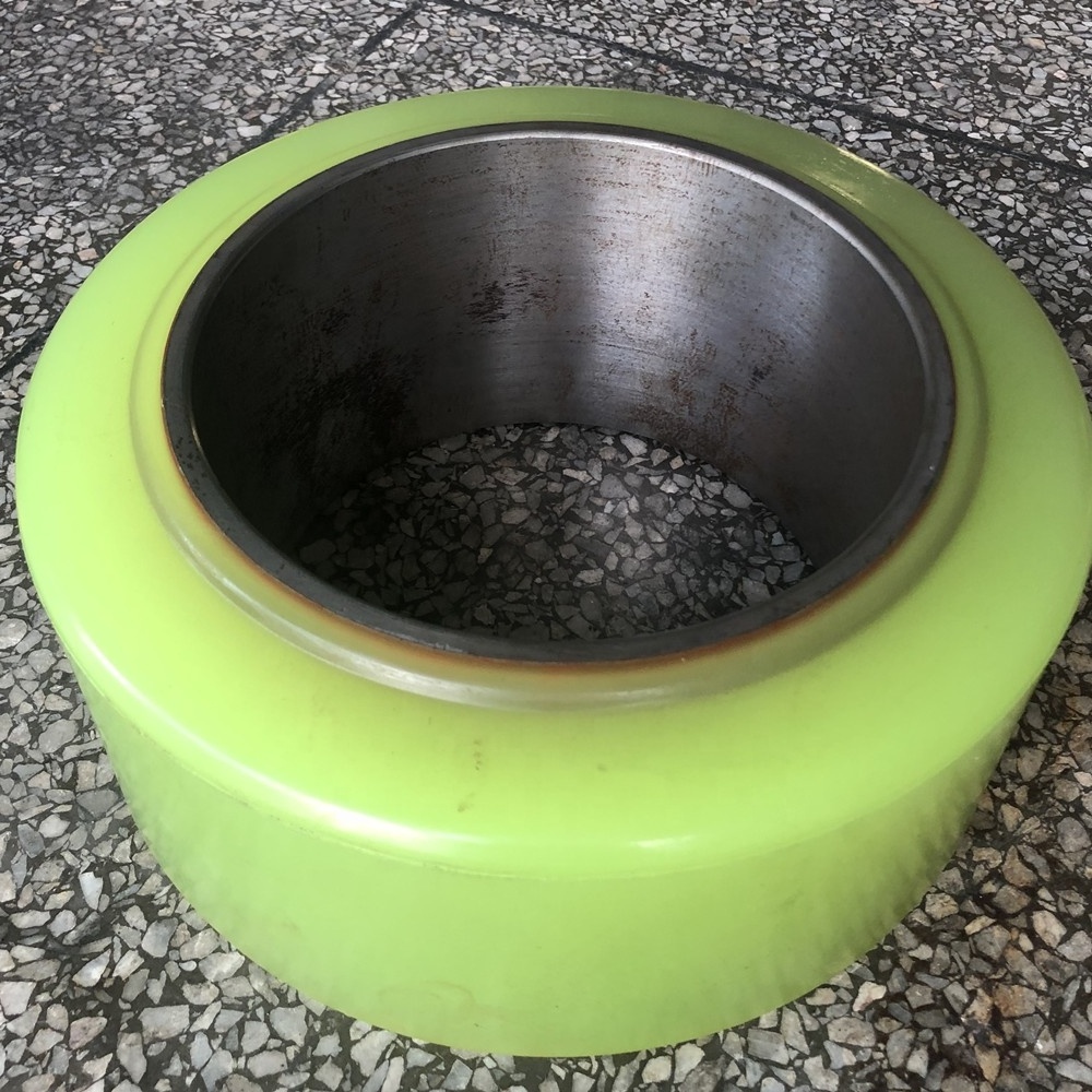 305x130/140x80 mm Durable Solid Polyurethane Press-on tire Drive Wheel used on Yale  Forklift Part No. 580026058