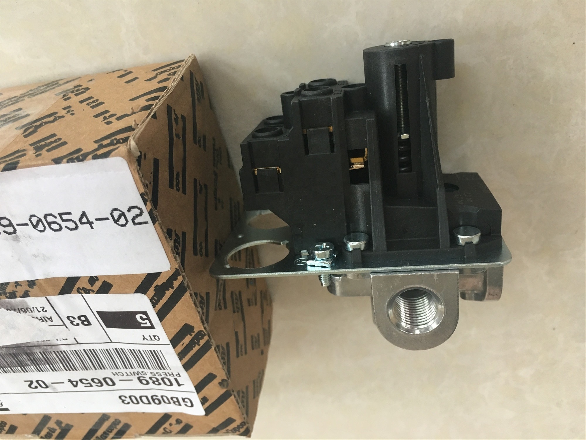 Air compressor pressure switch 1089065402  fit for Atlas Copco