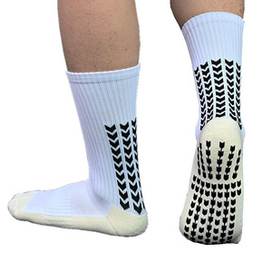 Wholesale Men Anti Slip Sock Non Slip Anti-bacterial Elites Soccer Sport Football Sports Grip Socks For Men