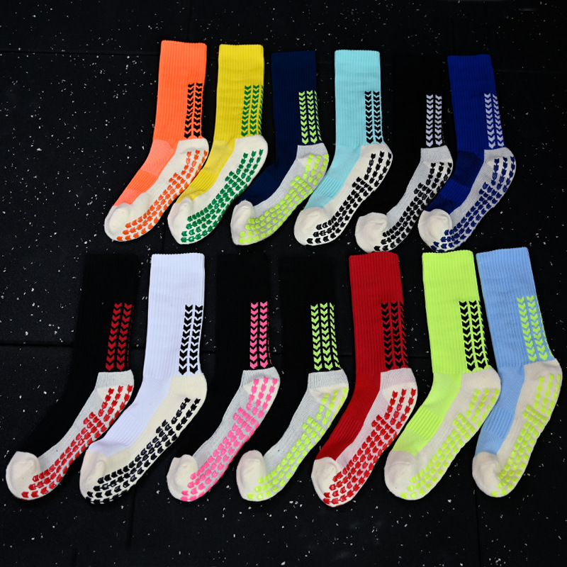 Wholesale Men Anti Slip Sock Non Slip Anti-bacterial Elites Soccer Sport Football Sports Grip Socks For Men