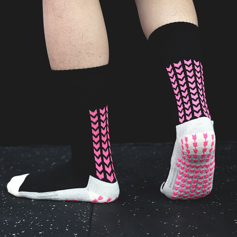 Wholesale Men Anti Slip Sock Non Slip Anti-bacterial Elites Soccer Sport Football Sports Grip Socks For Men