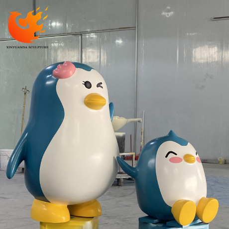 Factory Custom Cute Resin Statue Fiberglass Penguin Sculpture for Indoor Decoration