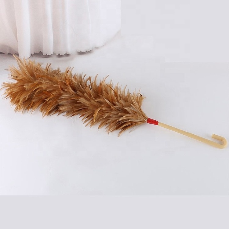 Chinese supplier wholesale cheap chicken saddle feather plastic handle duster for car cleaning