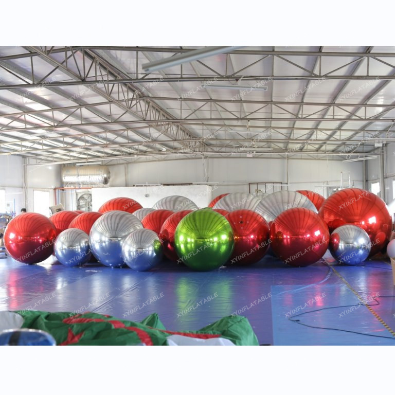 Hot sale giant inflatable Christmas ornaments ball, giant reflective mirror ball for decoration