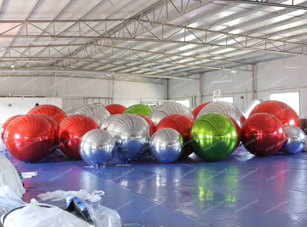 Hot sale giant inflatable Christmas ornaments ball, giant reflective mirror ball for decoration