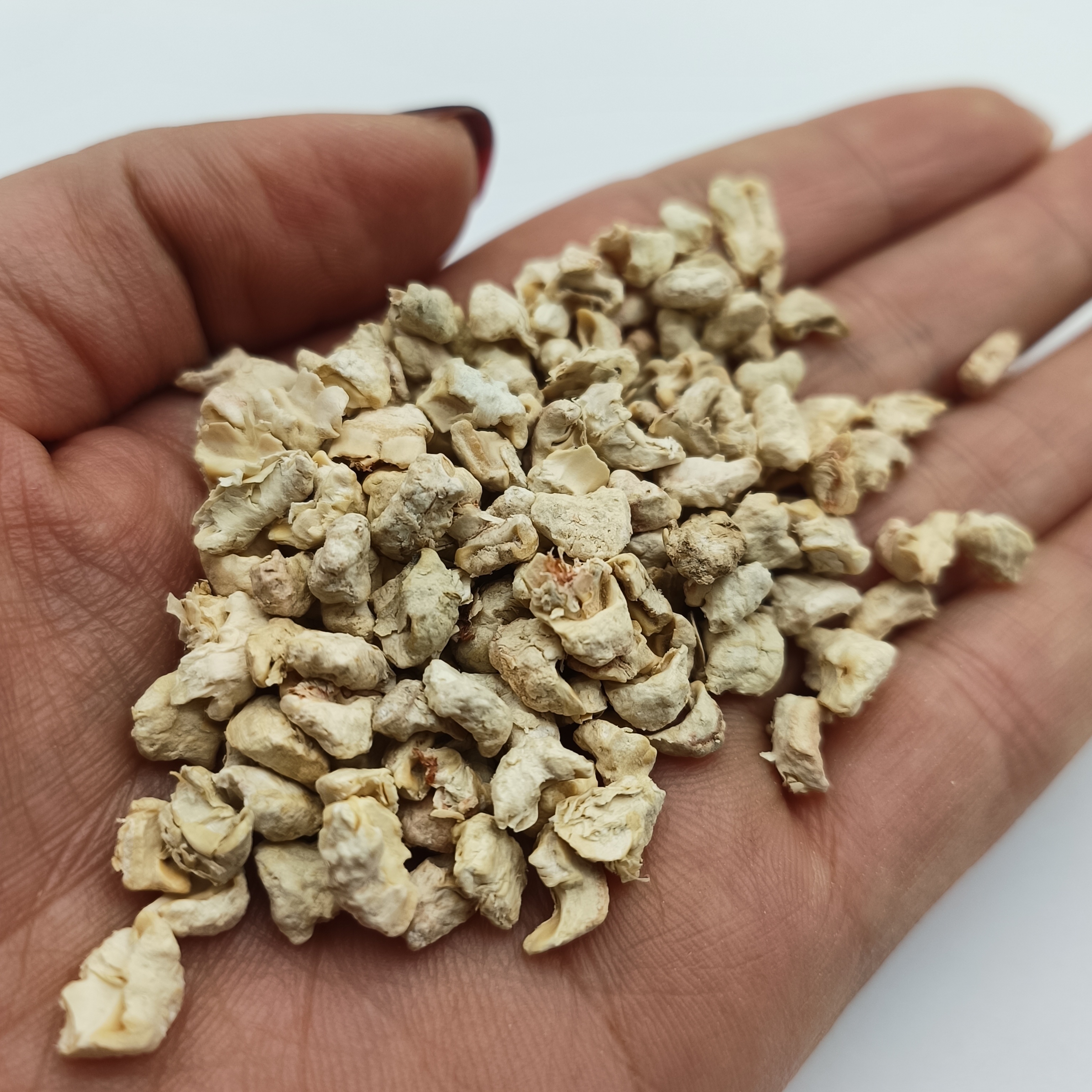 Wholesale of natural corn cob pellets for animal feed in factories with complete specifications and customizable colors