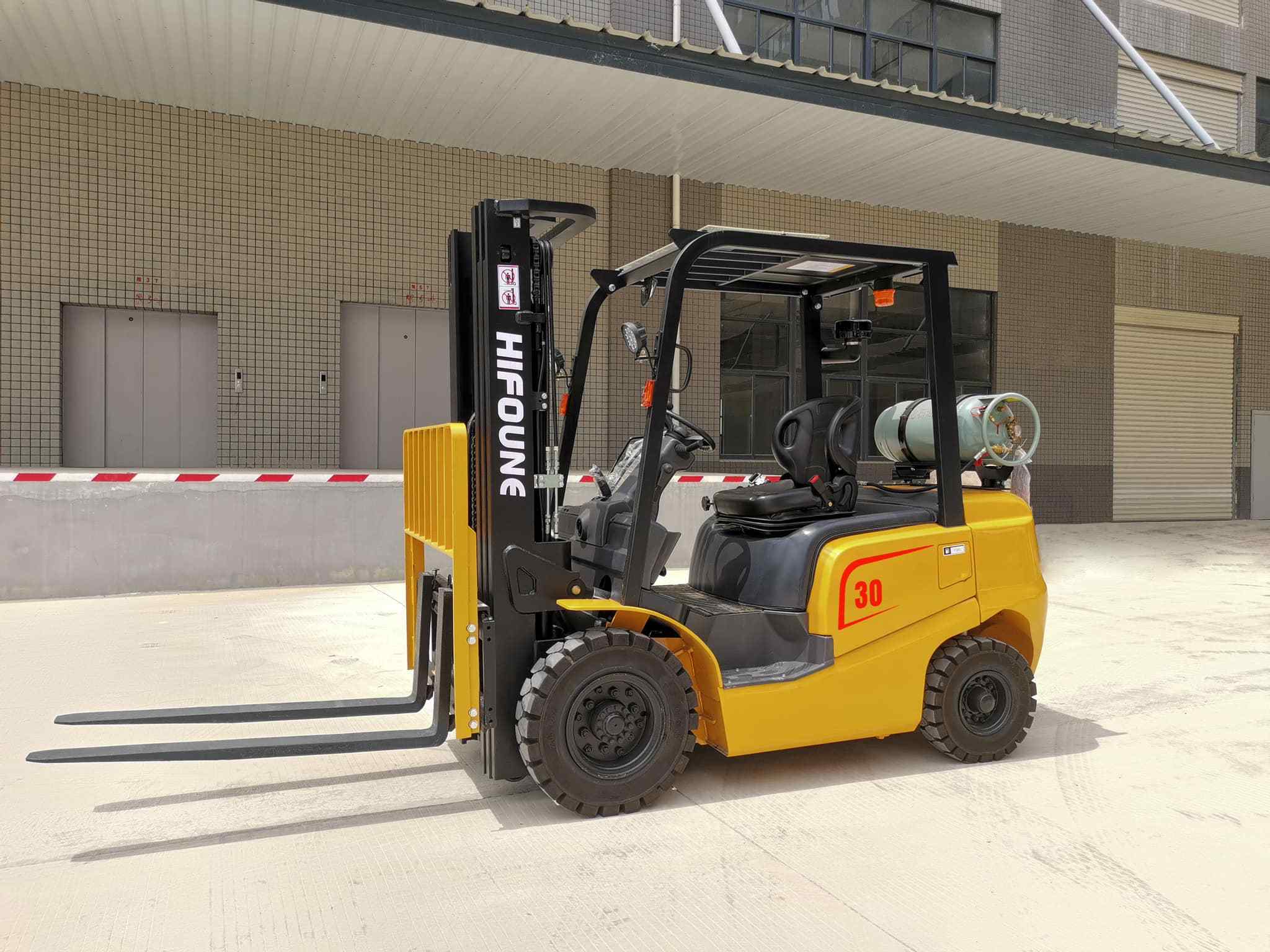 Quality Forklift truck lift height 2 ton gasoline nissan K21/K25 LPG forklift gas propane forklift