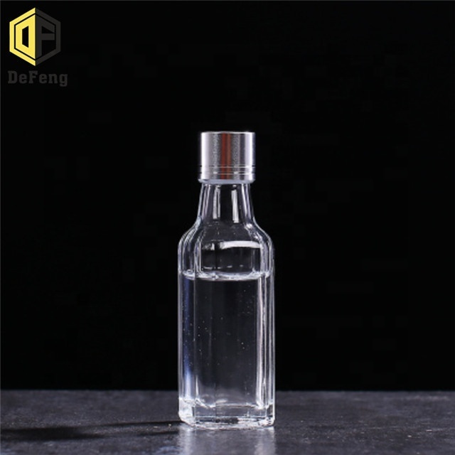 Square mini glass bottle 30ml 50ml 100ml wine glass bottle liquor glass bottle with cap