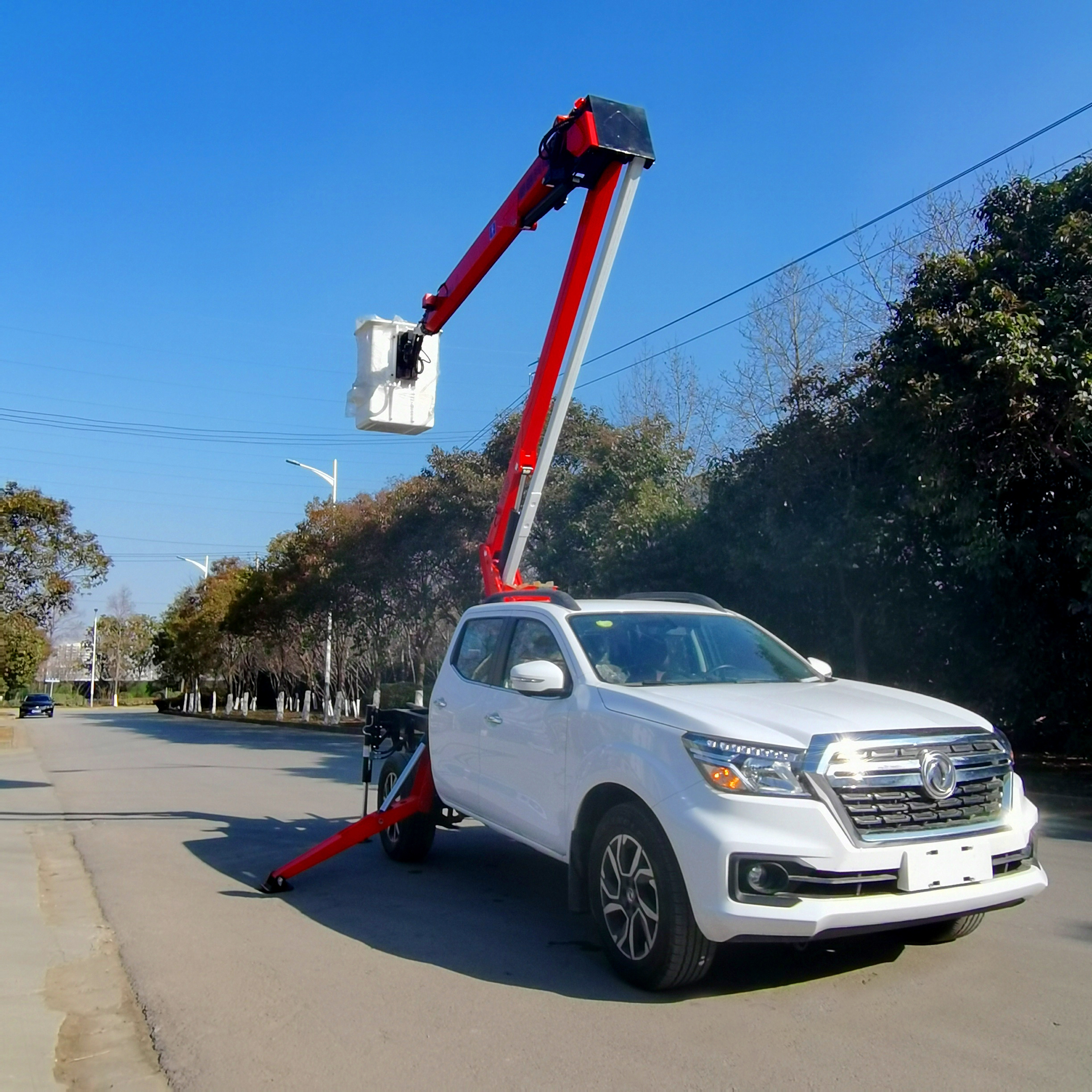 12m high altitude operation truck Bucket lift truck aerial platform truck for sale