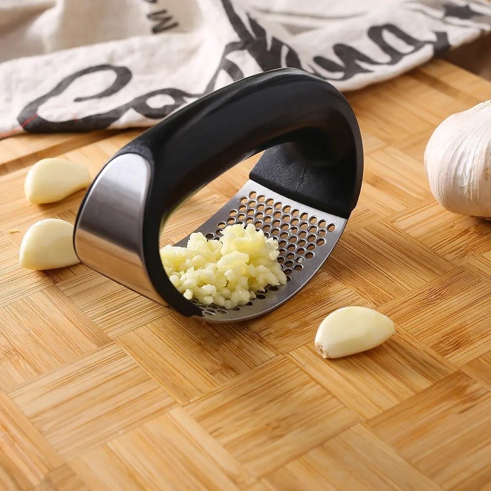 Kitchen tools & gadgets 2024 Accessories Plastic Arc Shaped Stainless Steel Mincing Garlic Ginger Press Garlic Squeezer