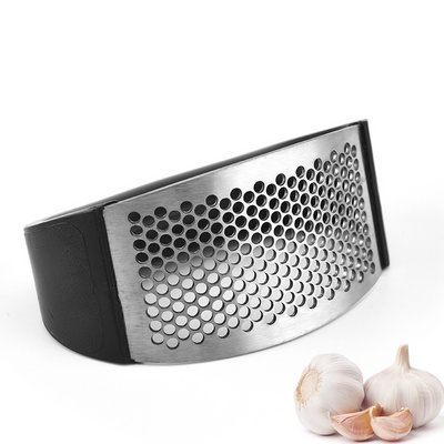 Kitchen tools Multi-function Manual Garlic Presser Curved Garlic Grinding Slicer Chopper Stainless Steel Garlic Presses