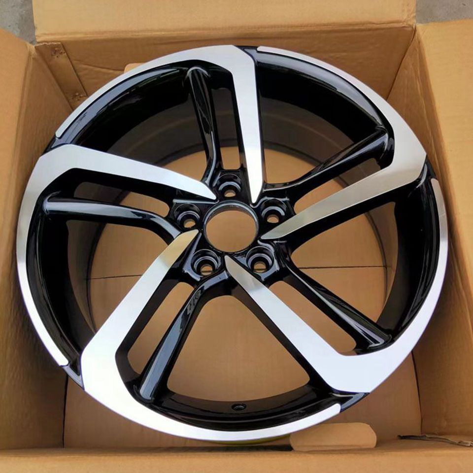 Cast Wheel Hub For 18-19 Inch Aluminum Alloy Rims Contains 5 Holes That Can Be Modified For Honda's Tenth Generation Accord